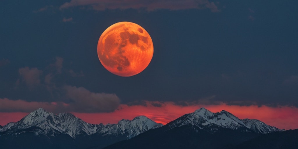 Red moon