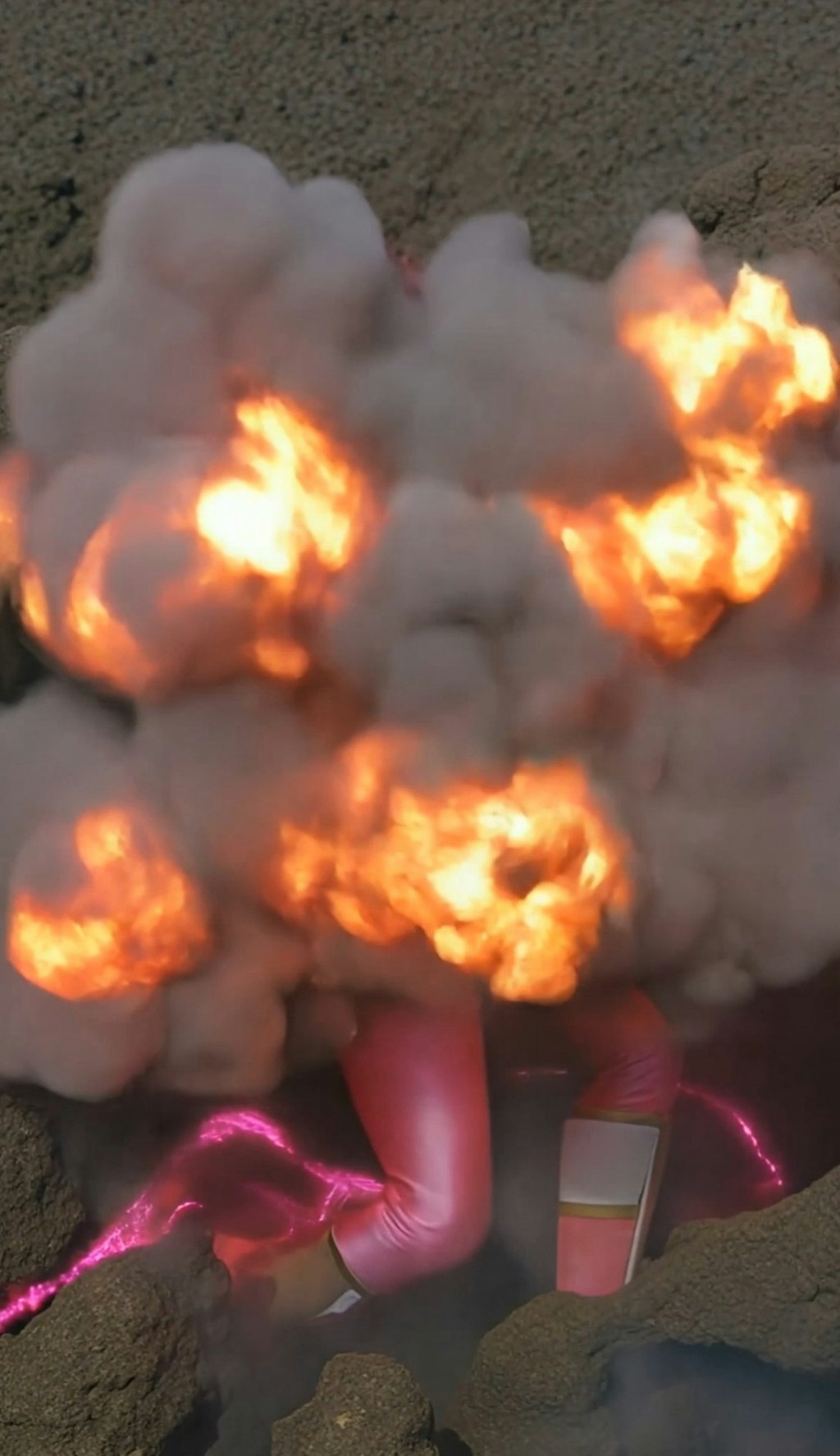 スーツ大爆破ピンチ