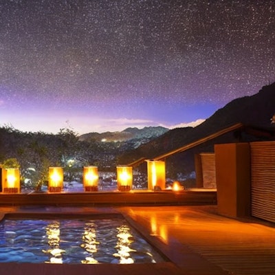 【2022年9月生成】満点の星空のもと、最高の夜景を楽しみながら入浴できる温泉露天風呂