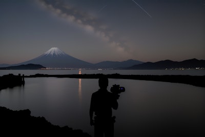 江の島から小田原方面を撮影したのだけど、キツイっす。街の明かりが全部消えれば長時間露光イケそうな気がするのだけど、とりあえず撮影すんべの巻