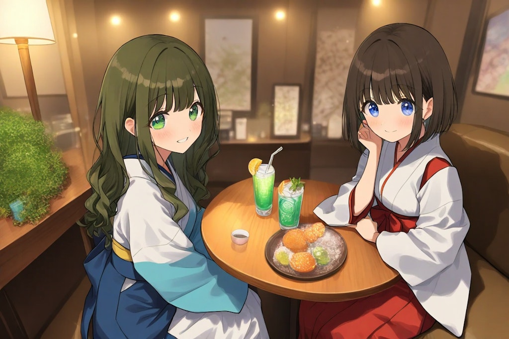 巫女服と笑顔のカフェタイム
