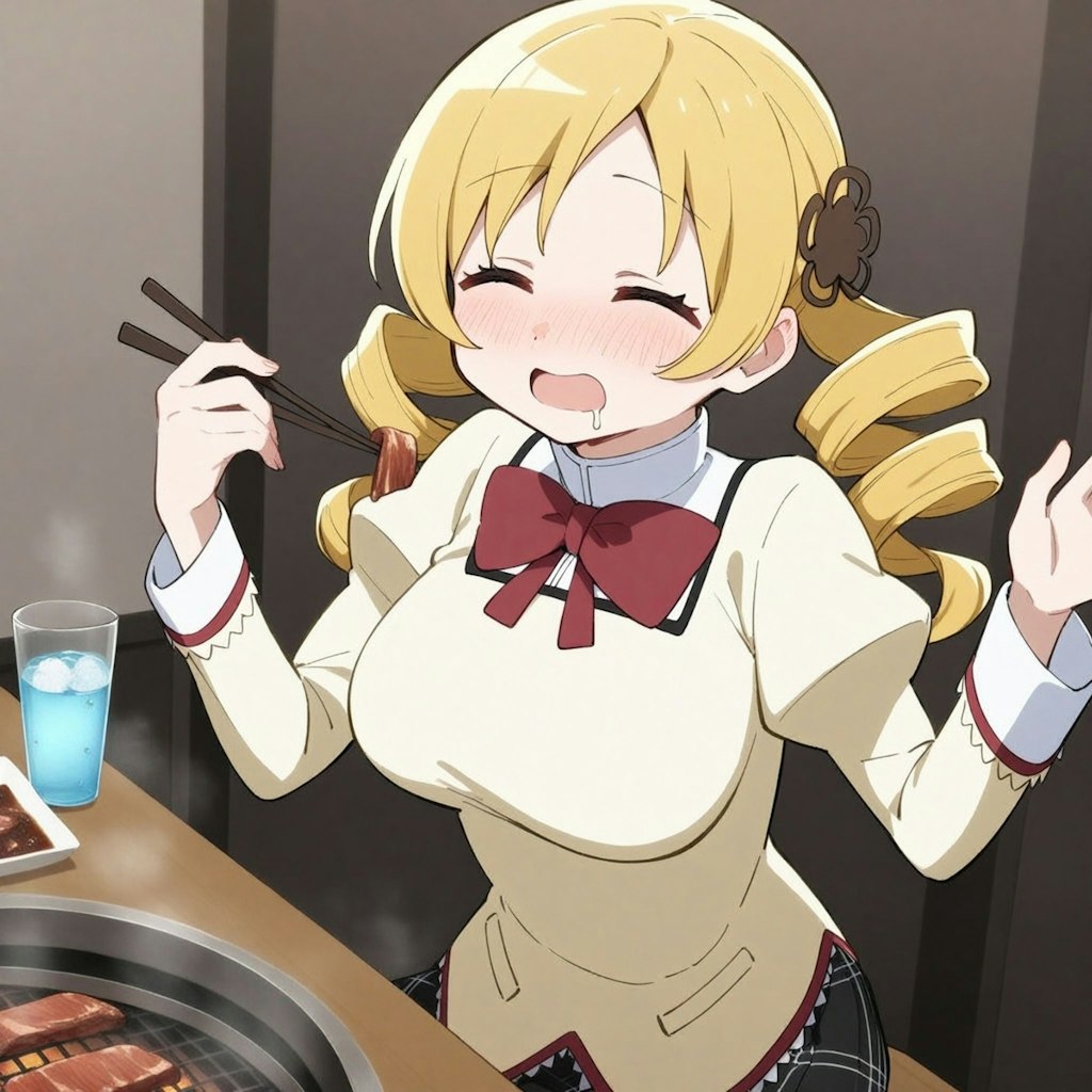 焼肉を食べるマミさん