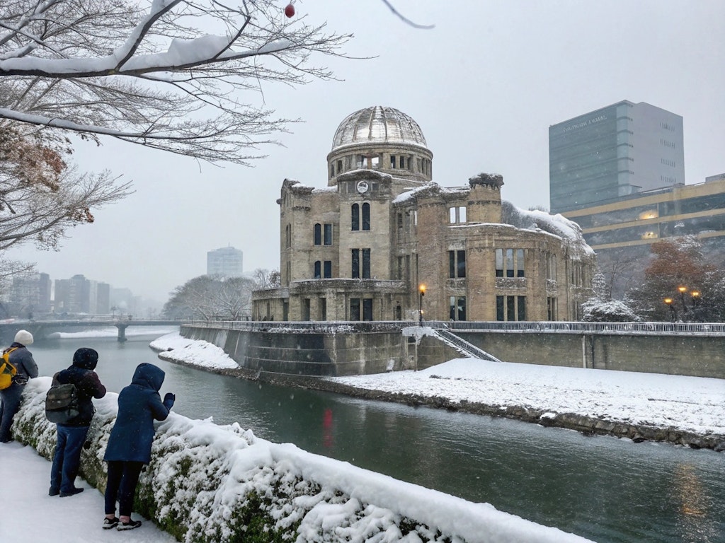 雪の原爆ドーム